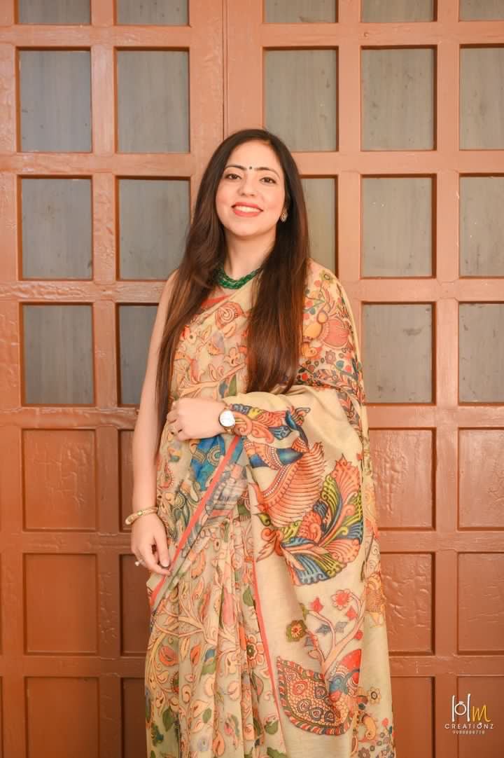 Elegant Beige Floral Kalamkari Saree - Embrace Timeless Tradition - Image 2