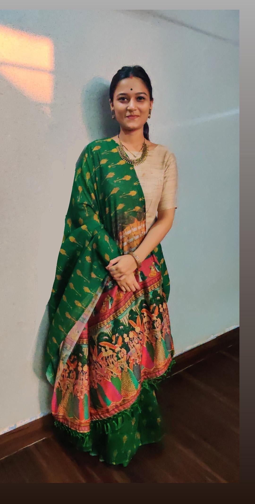 Stunning Emerald Green Saree - Image 3