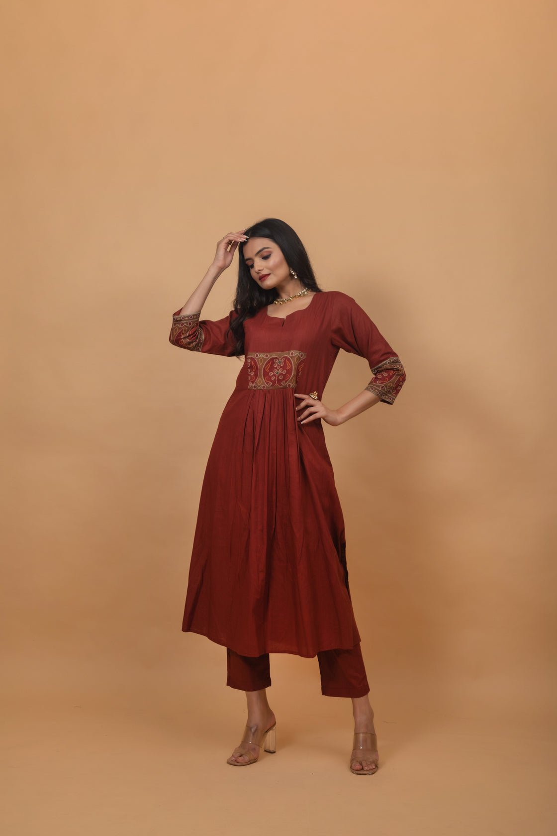 Elegantly Crafted Maroon Kumud Pichwai Suit Set - Image 4