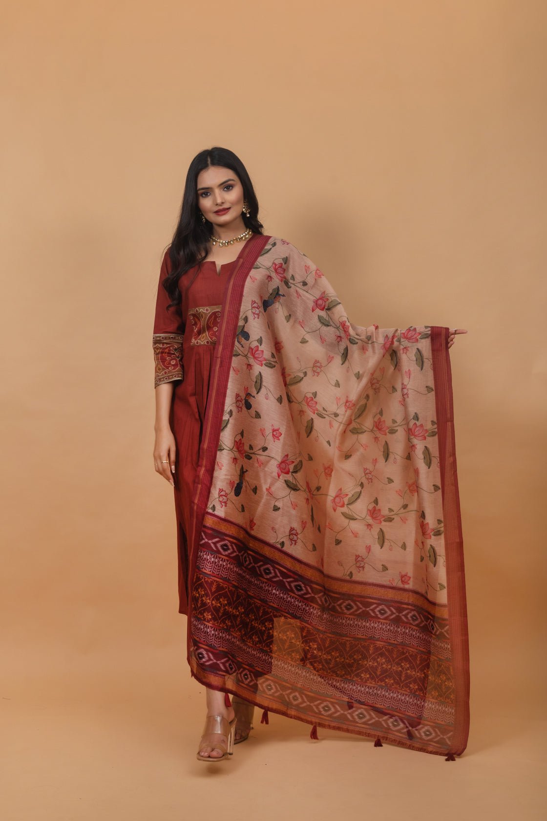 Elegantly Crafted Maroon Kumud Pichwai Suit Set - Image 3
