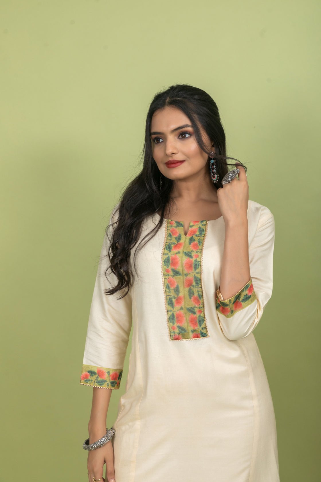 Elegant Prisha Pichwai Ensemble Set - Image 4