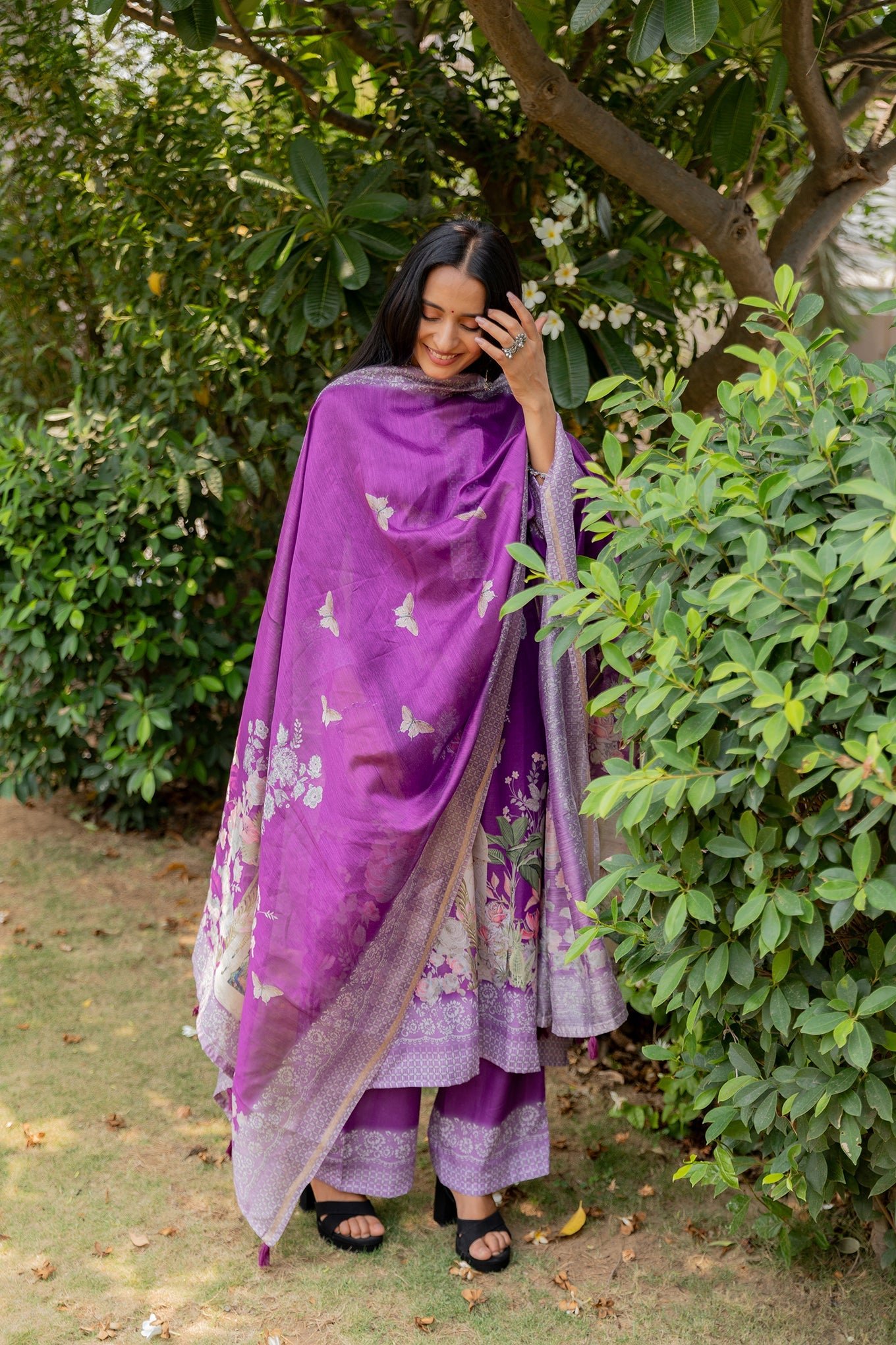 Elegant Sujata Purple Dupatta for a Touch of Sophistication - Image 3