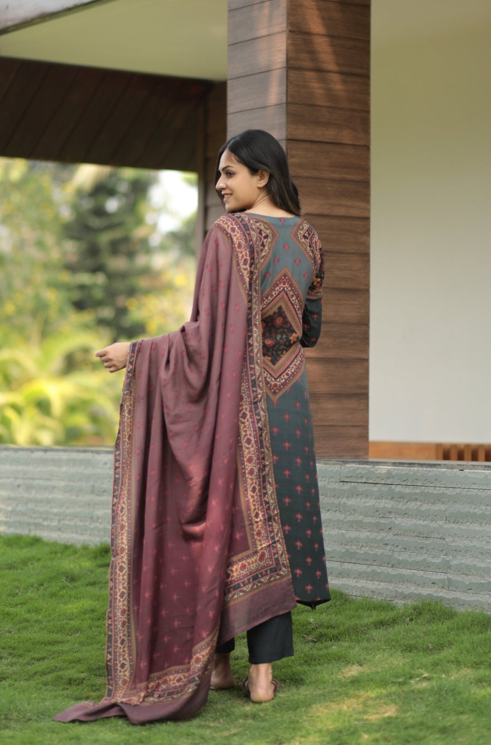 Stylish Grey Three-Piece Set with Trendy Placement Print - Image 2