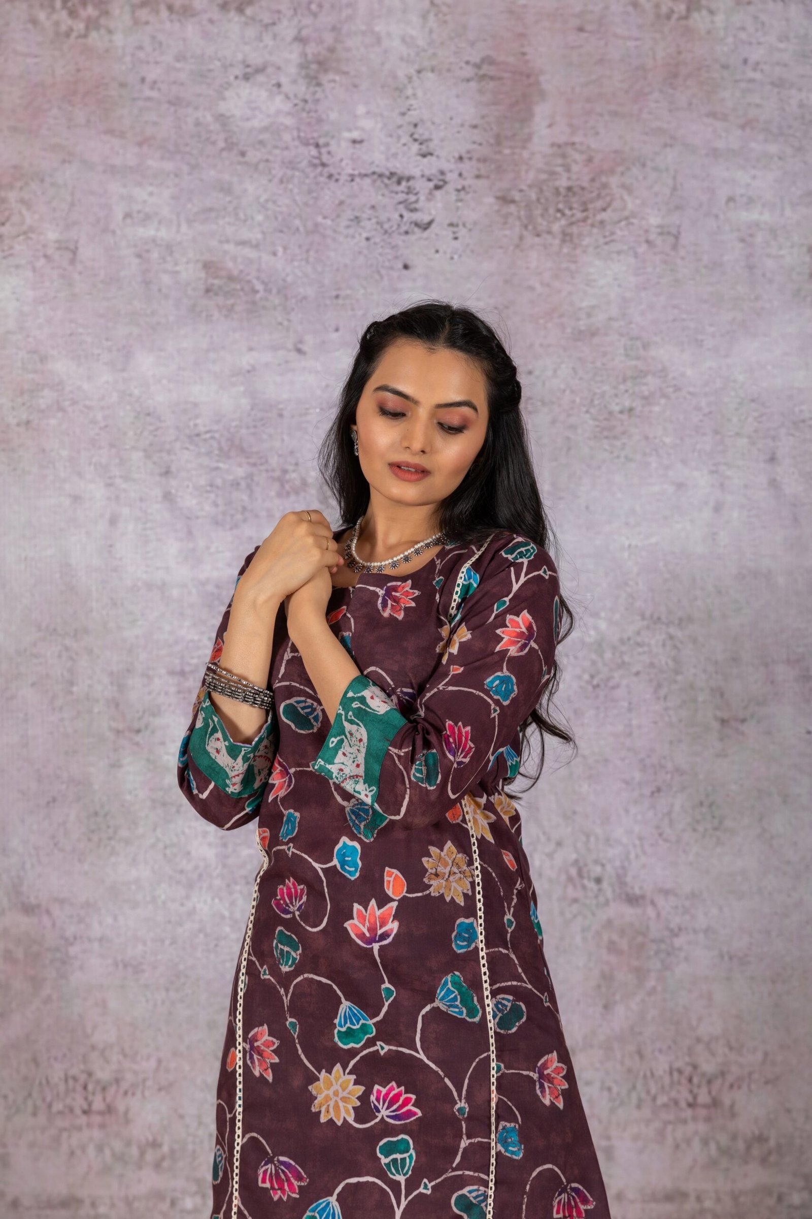 Elegant Irya Floral Brown Suit Set for Effortless Chic Style - Image 4