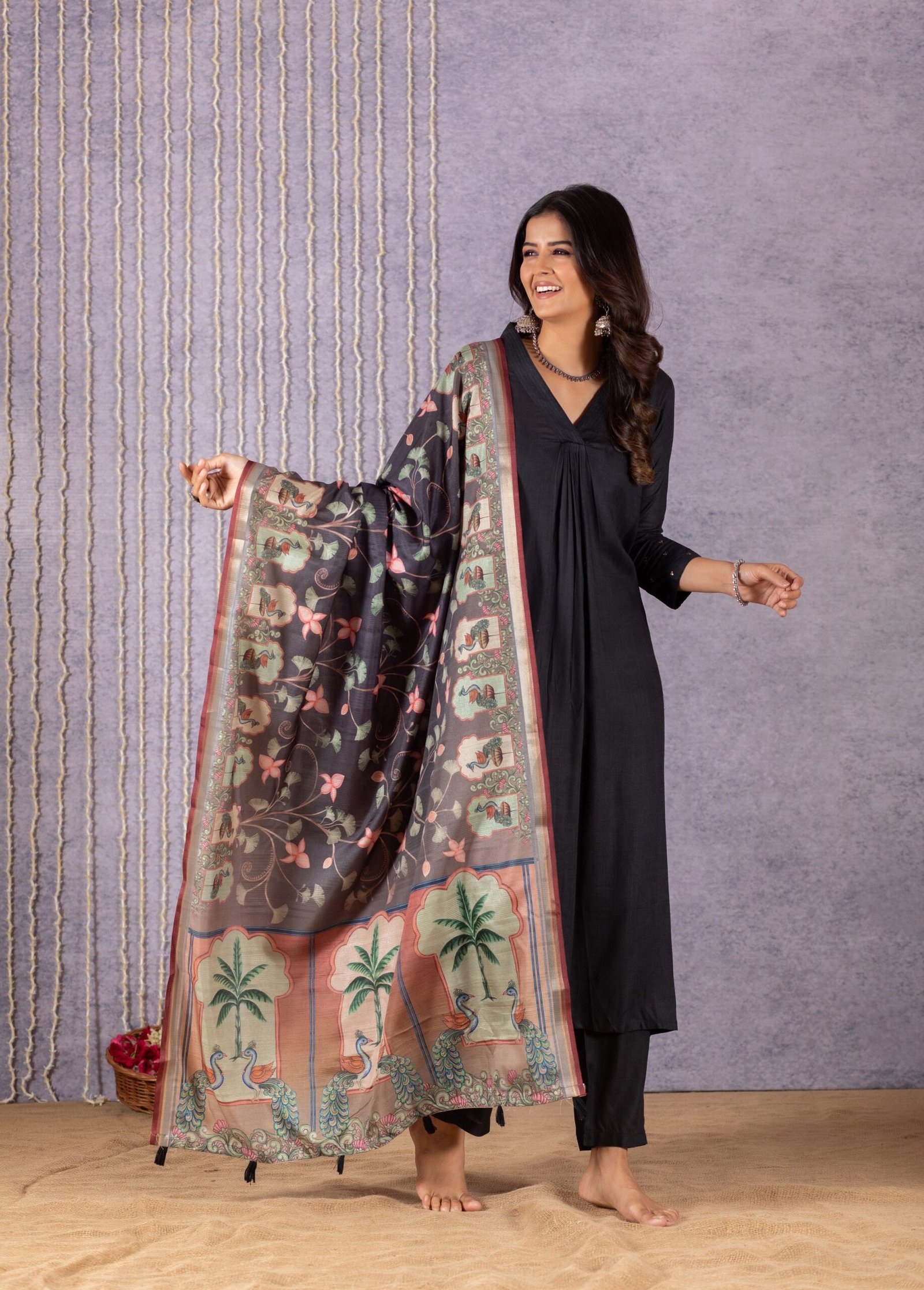 Stunning Natasha Pichwai-Design Dupatta - Image 2