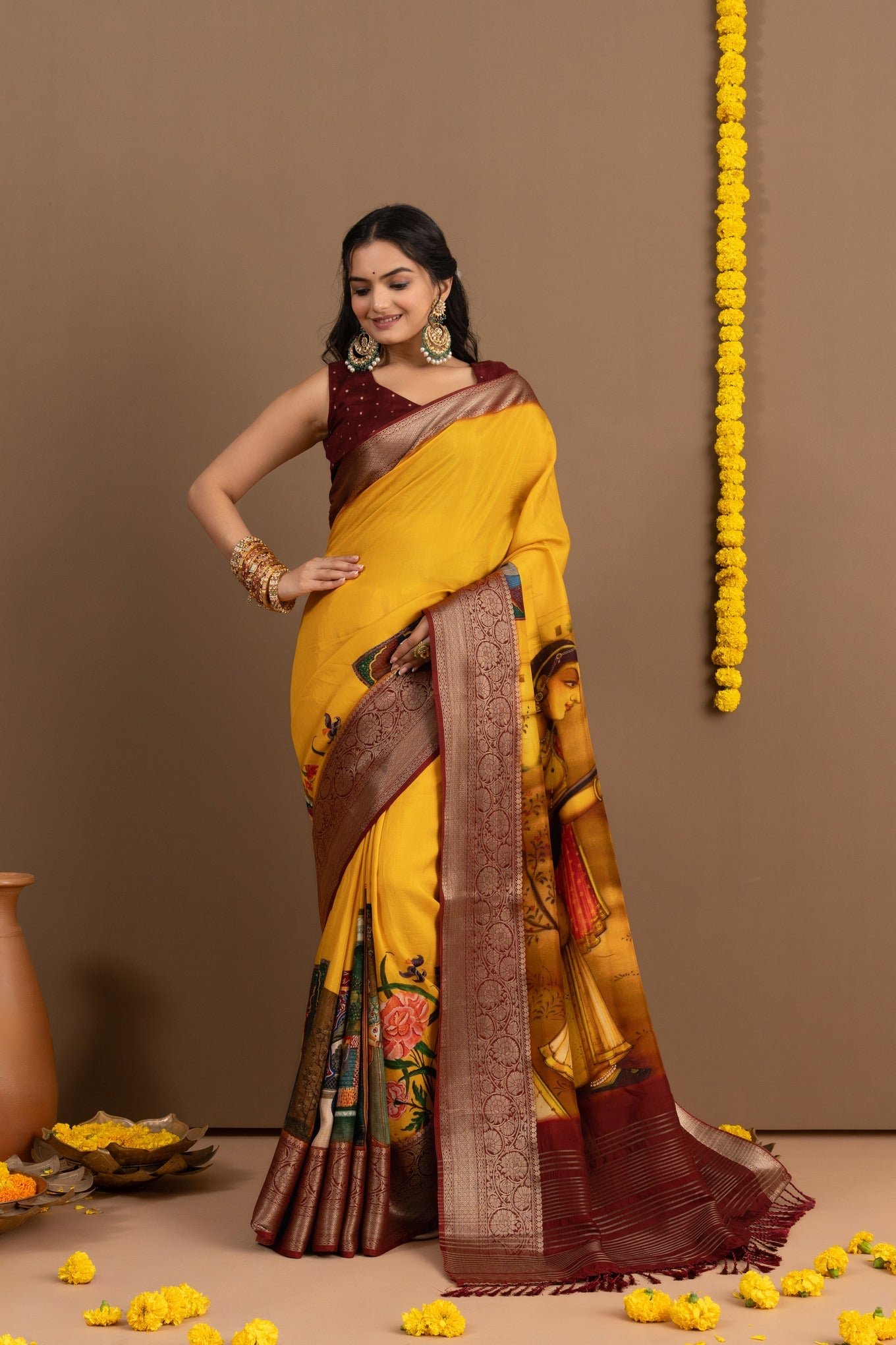 Exquisite Roopvati Sunehri Saree: Embrace Elegance and Tradition