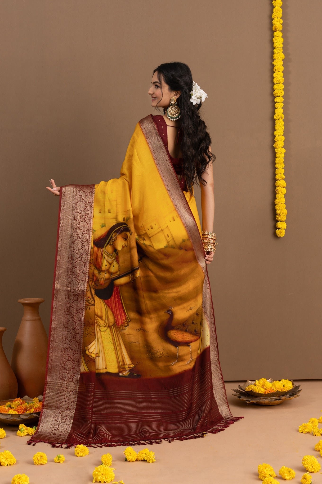 Exquisite Roopvati Sunehri Saree: Embrace Elegance and Tradition - Image 3