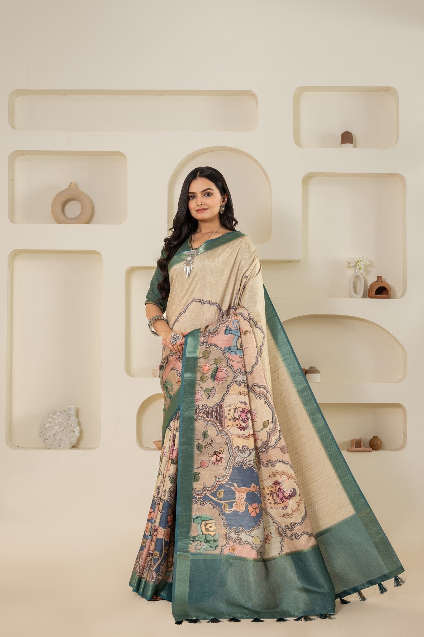 Elegantly Woven Rajkala Classic Motif Saree