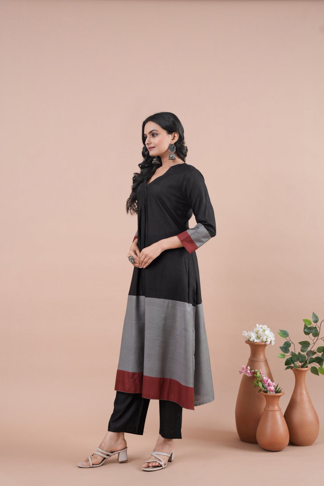 Elegant Jacqueline V-Neck Pleated Black Kurta Ensemble - Image 3