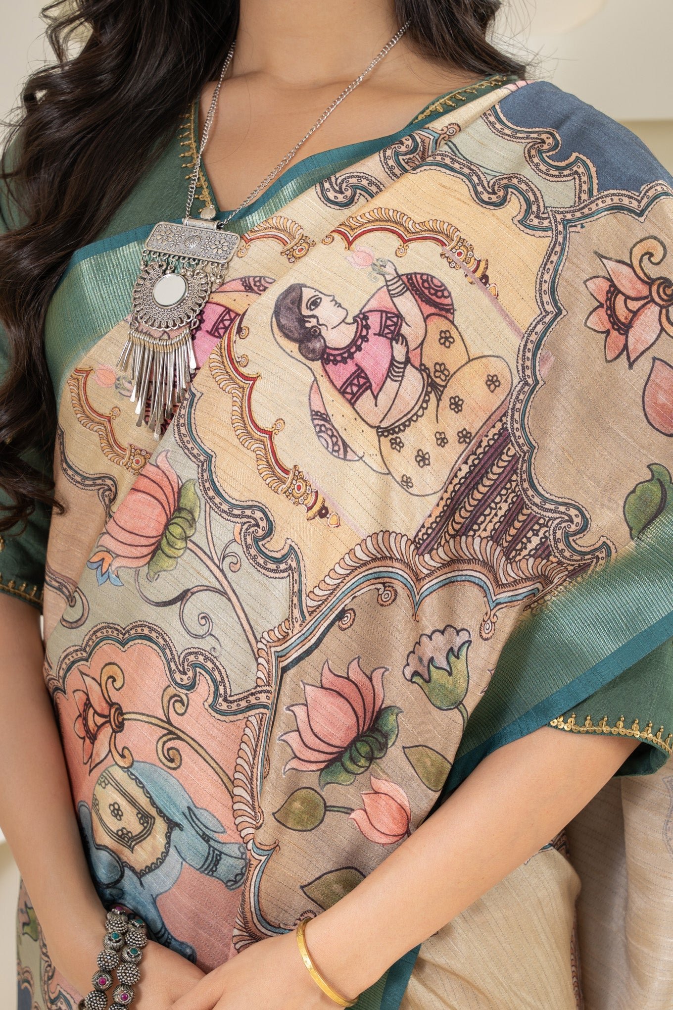 Elegantly Woven Rajkala Classic Motif Saree - Image 6