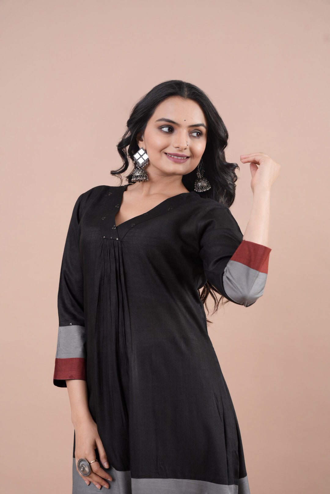 Elegant Jacqueline V-Neck Pleated Black Kurta Ensemble - Image 2