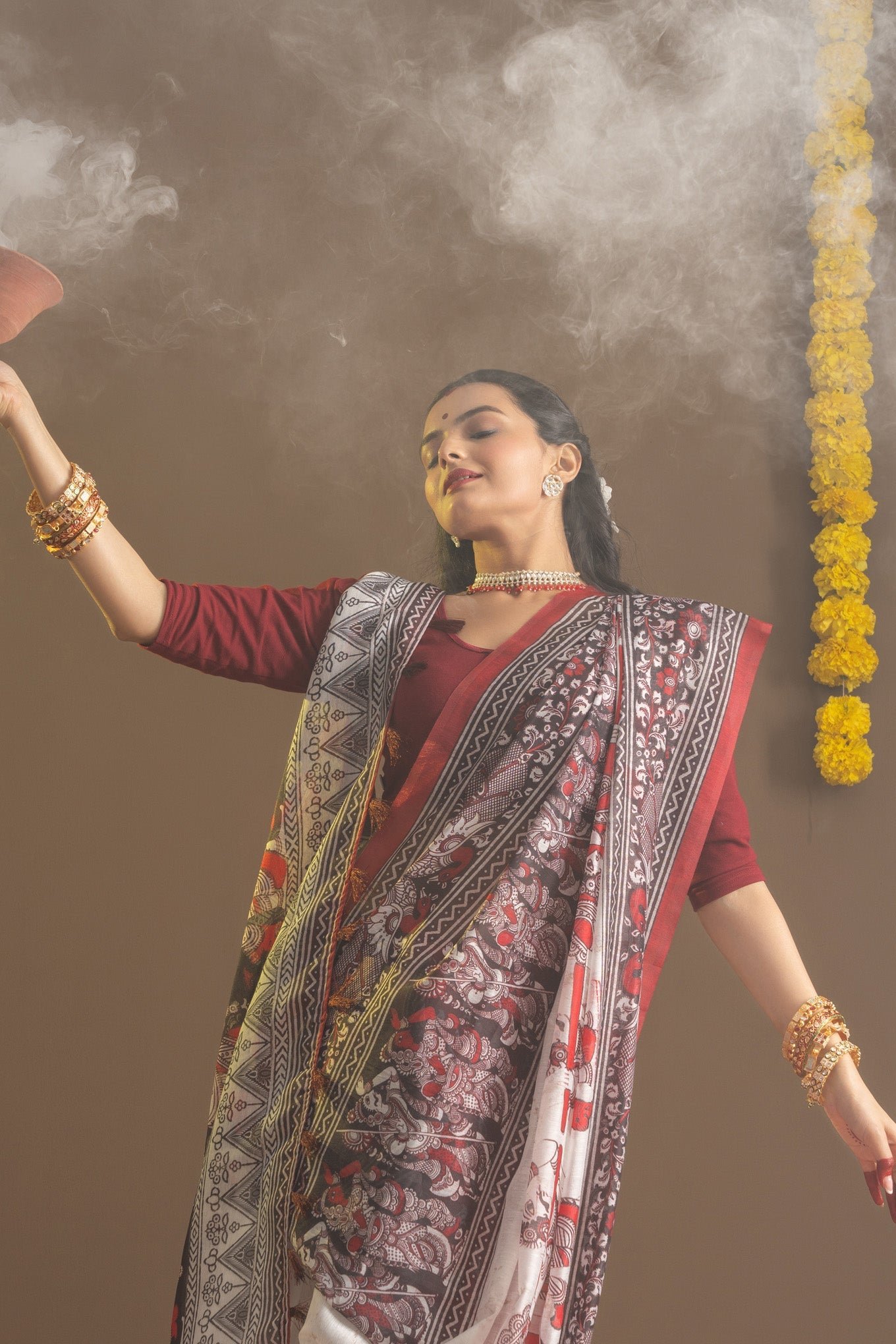 Enchanting BishnuPriya Divine Saree - Image 4