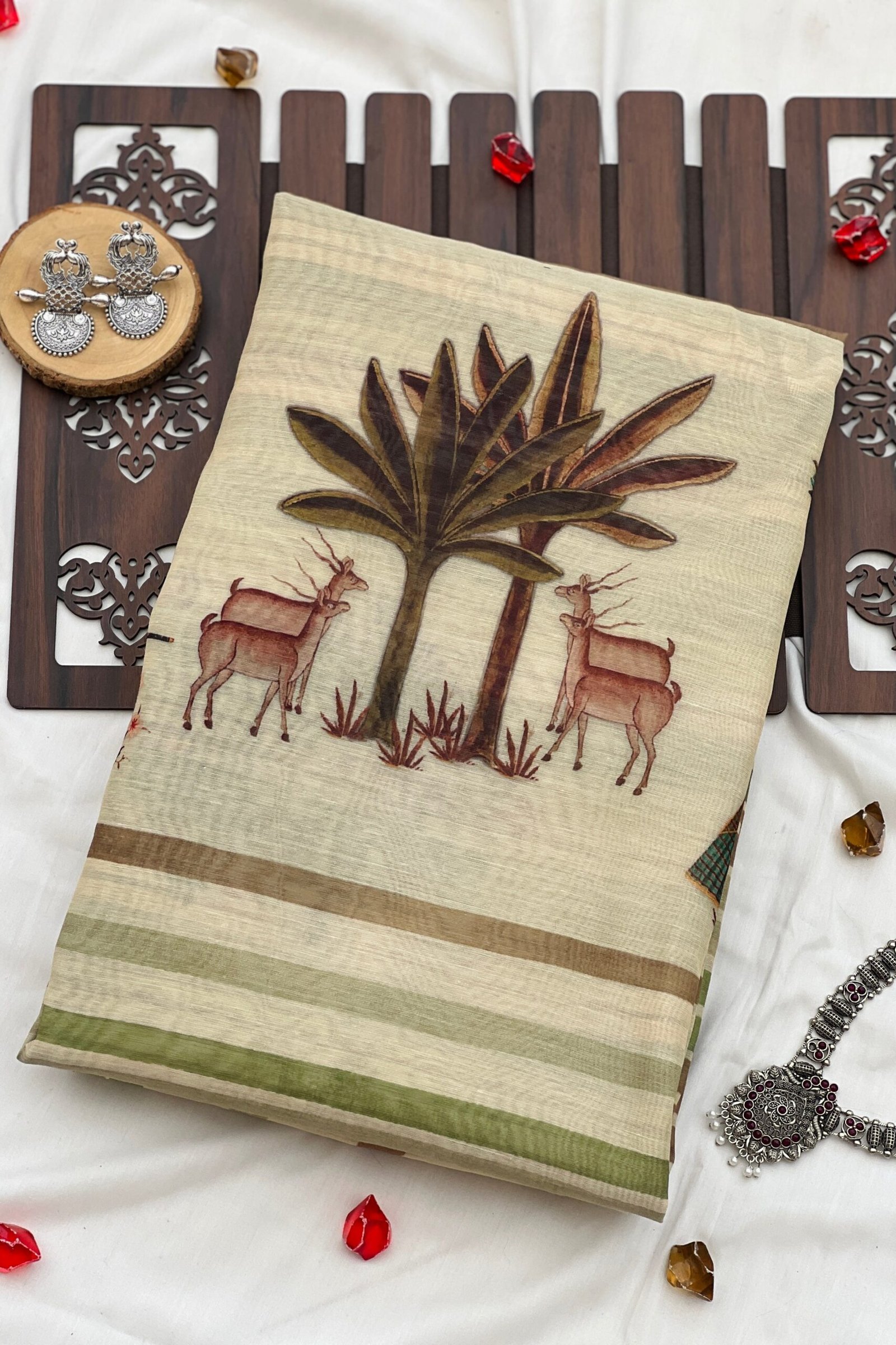 Elegantly Crafted Vasudha Vaatika Saree