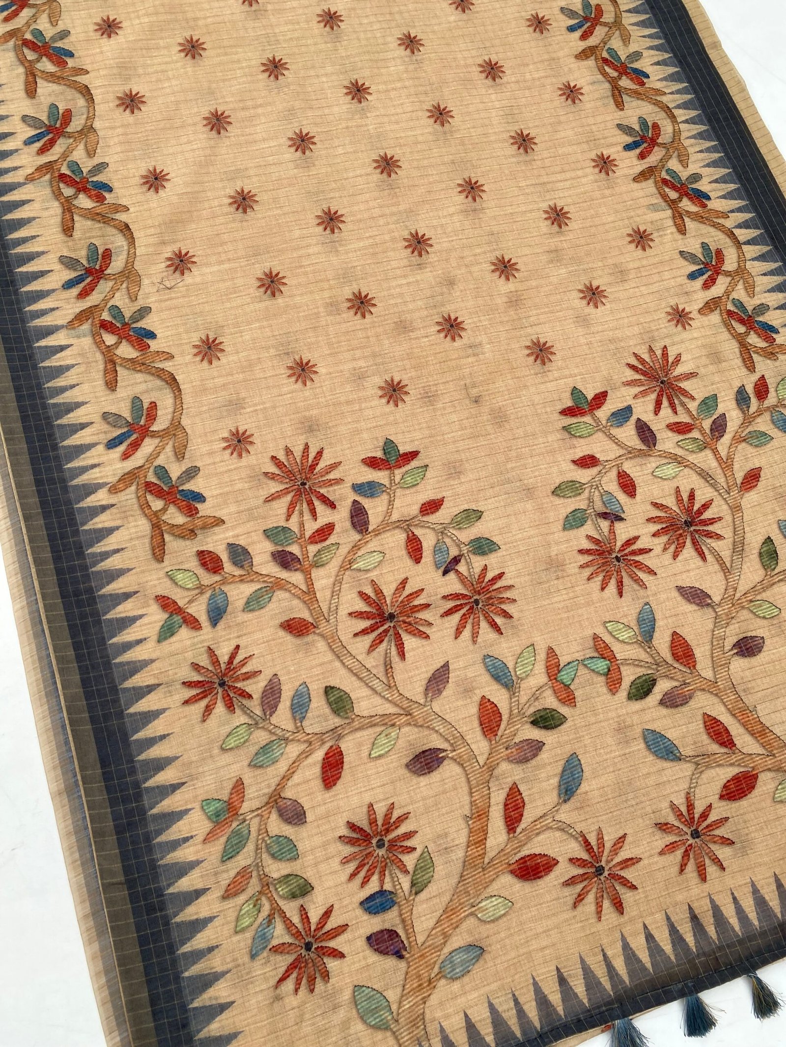 Elegant Madhurika Zari Linen Saree - A Timeless Classic - Image 2