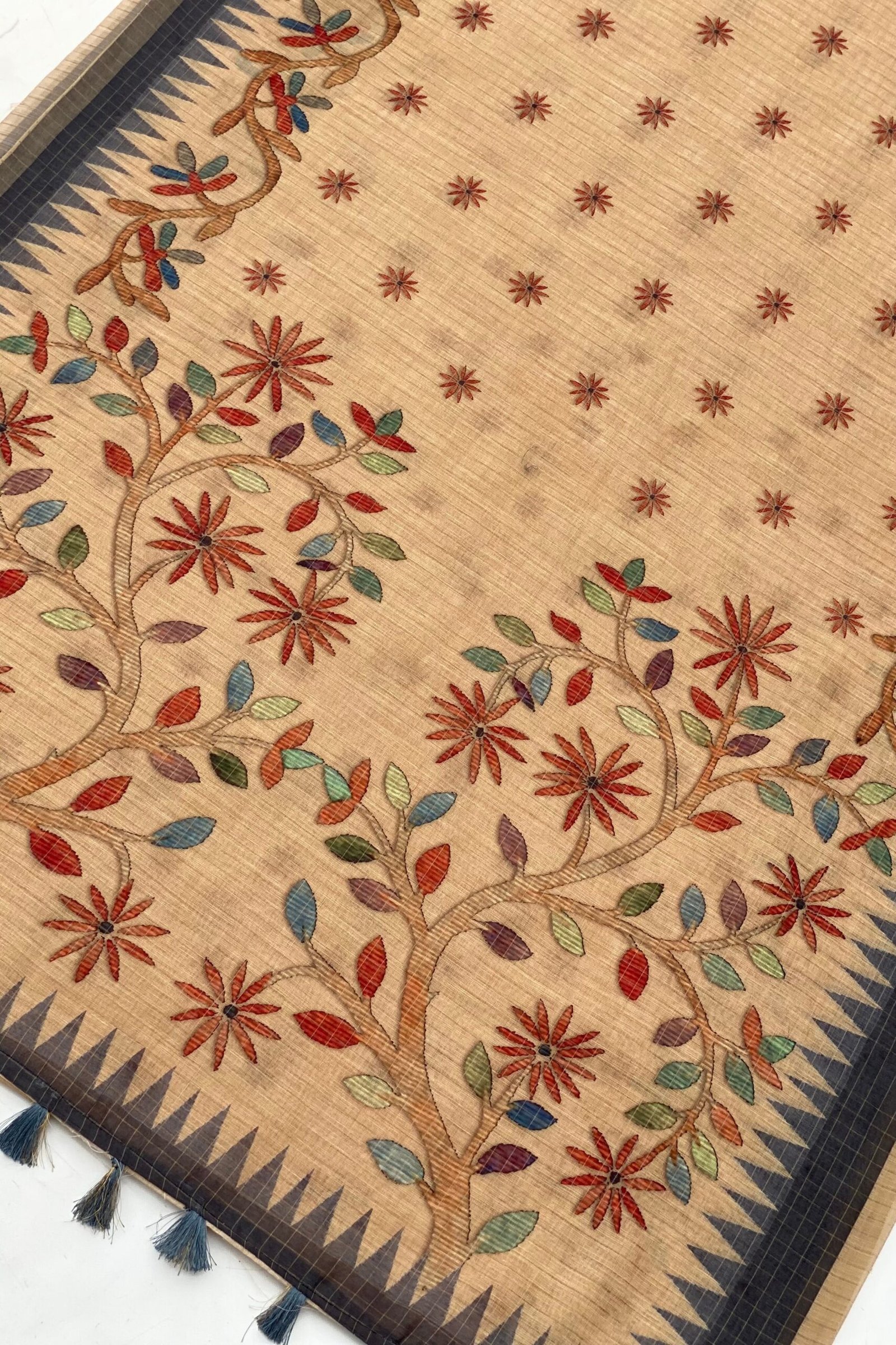 Elegant Madhurika Zari Linen Saree - A Timeless Classic - Image 3