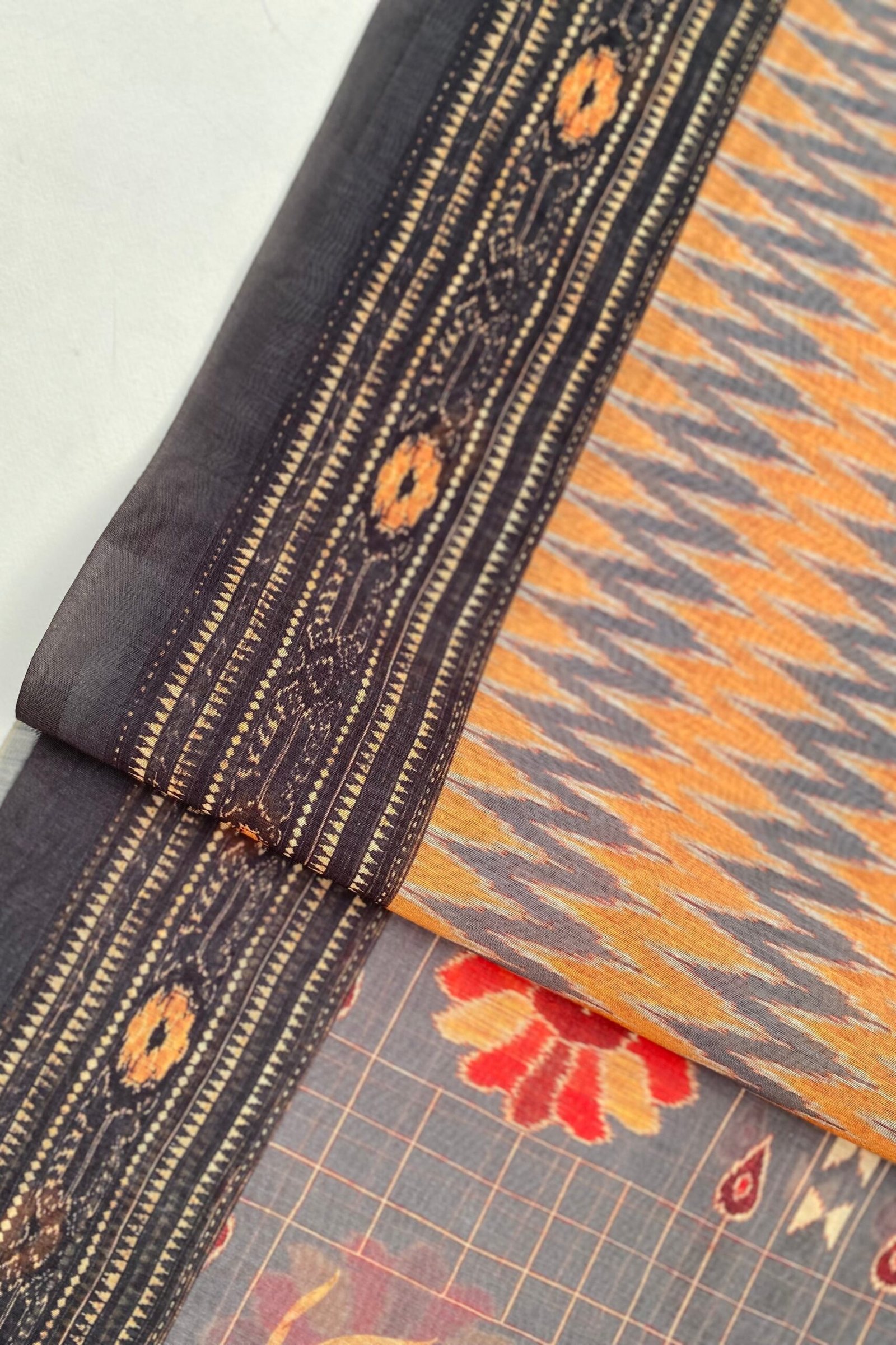 Elegant Grey Floral Saree by Shwetangi - Image 5