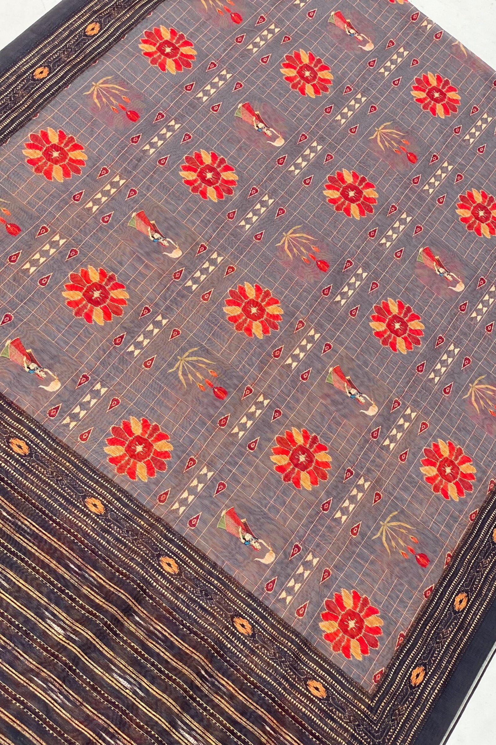 Elegant Grey Floral Saree by Shwetangi - Image 3