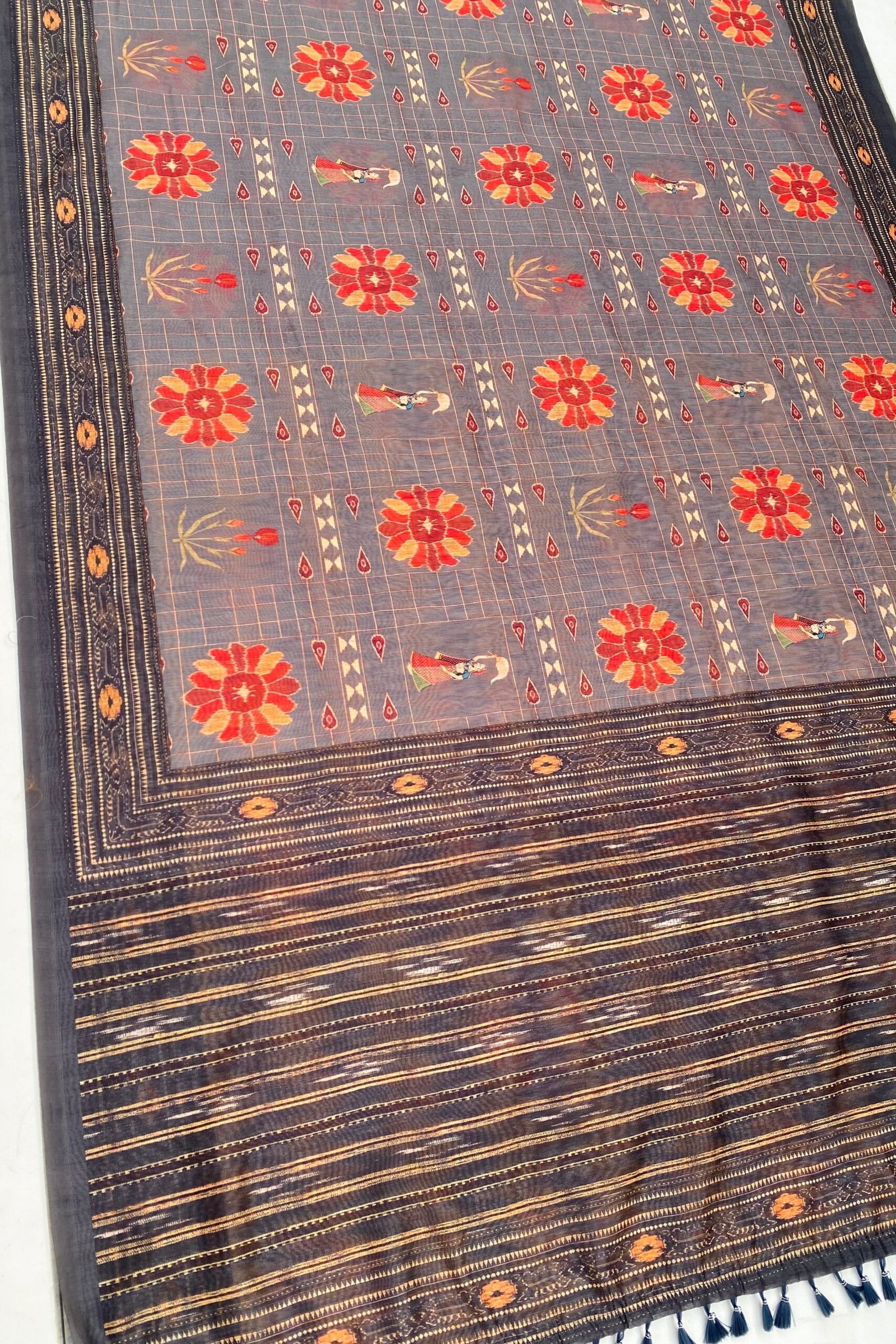 Elegant Grey Floral Saree by Shwetangi - Image 2