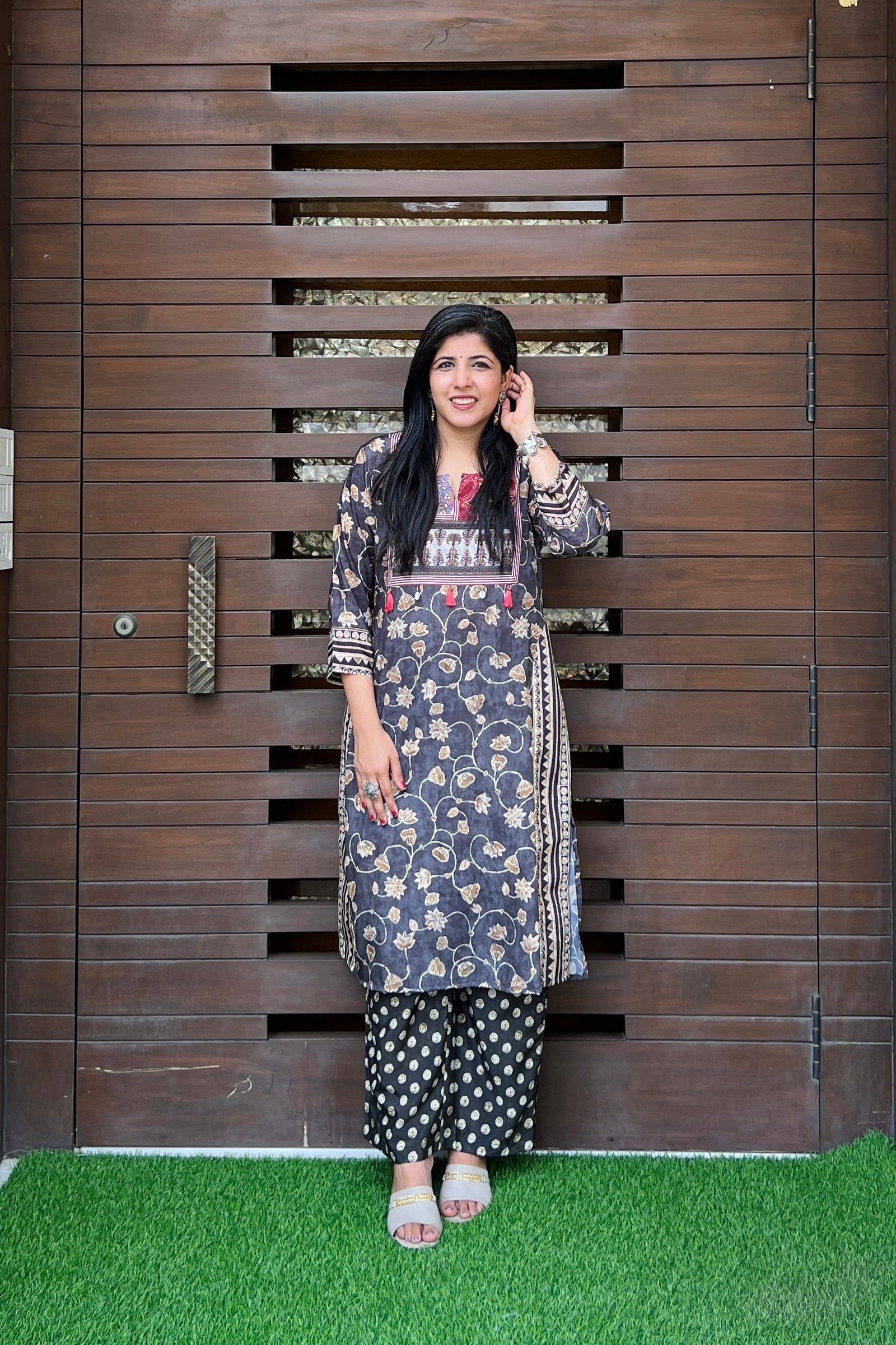 Elegant Charcoal Kalamkari Kurta Set with Charming Details