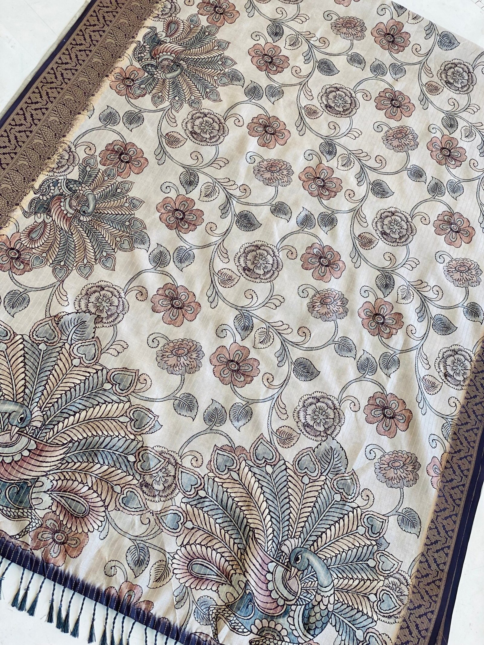 Enchanting Peacock Kalamkari Saree with Charms - Image 2