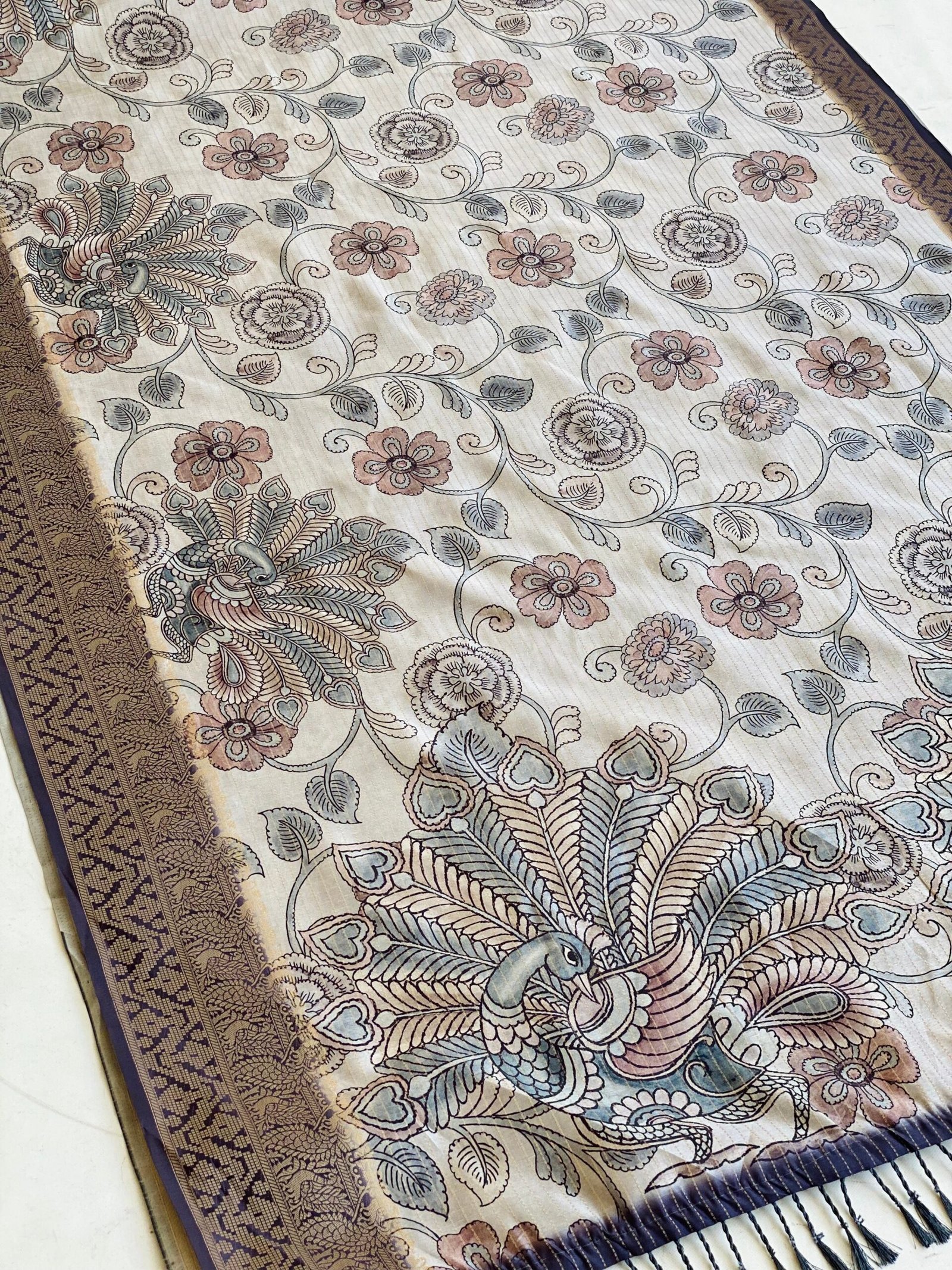 Enchanting Peacock Kalamkari Saree with Charms - Image 4