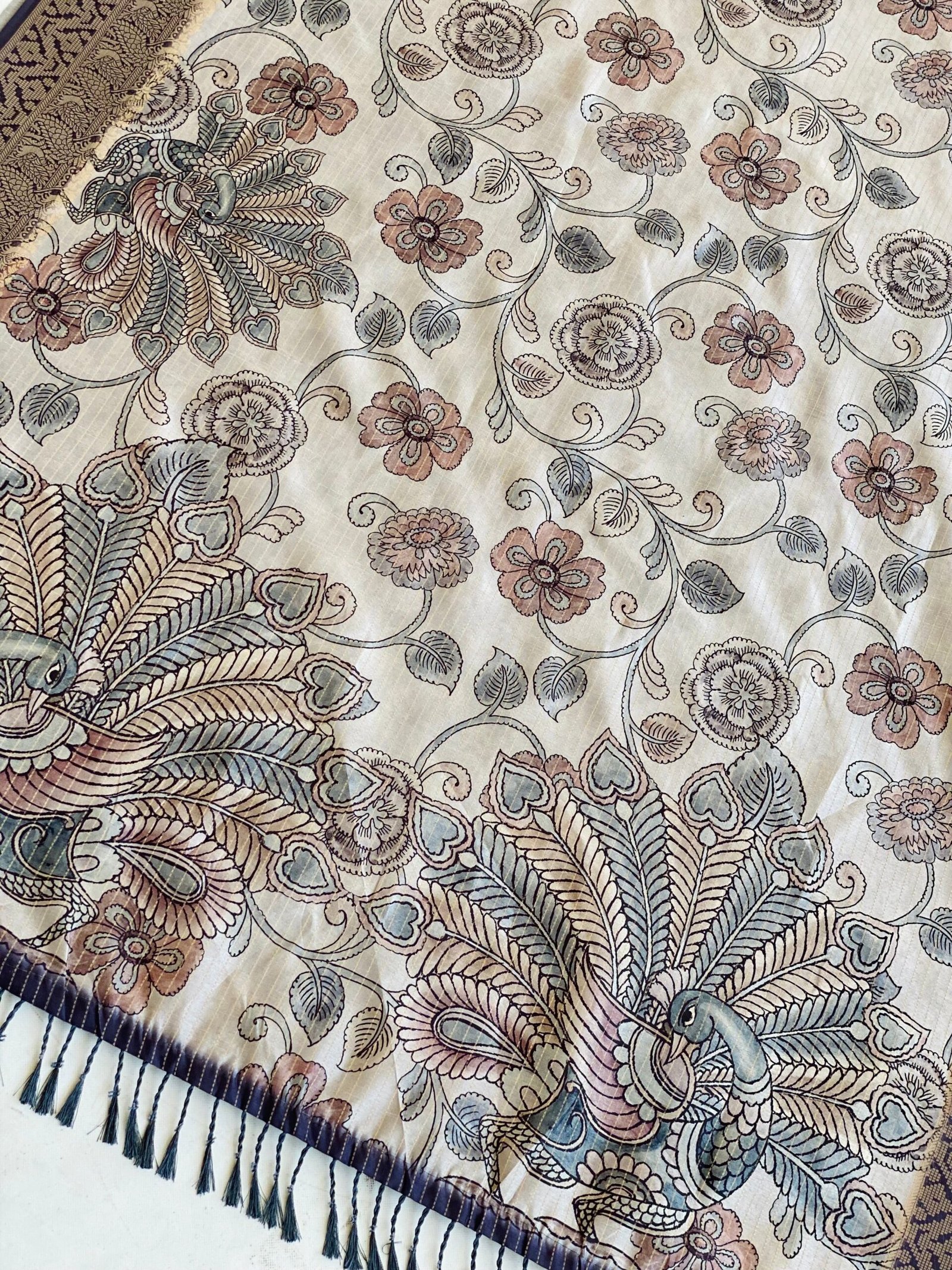 Enchanting Peacock Kalamkari Saree with Charms - Image 7