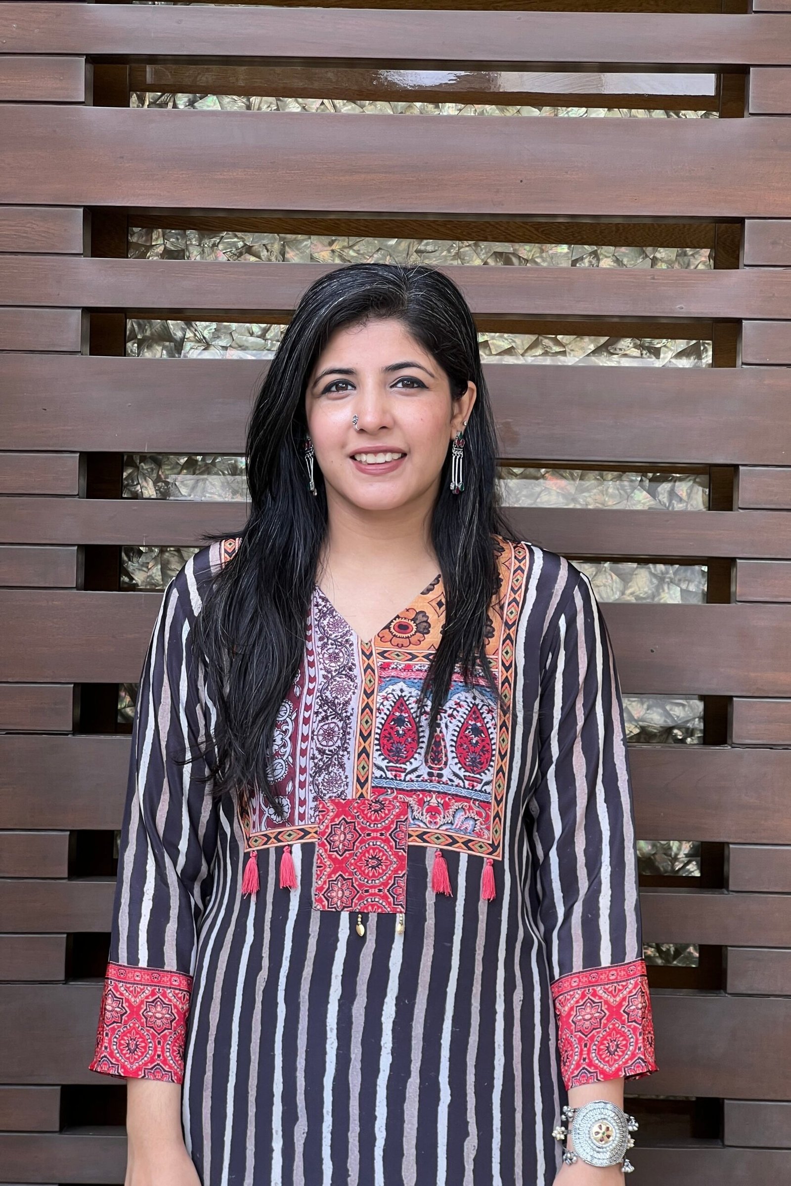 Elegant Black Shadow Kurta Ensemble - Image 2