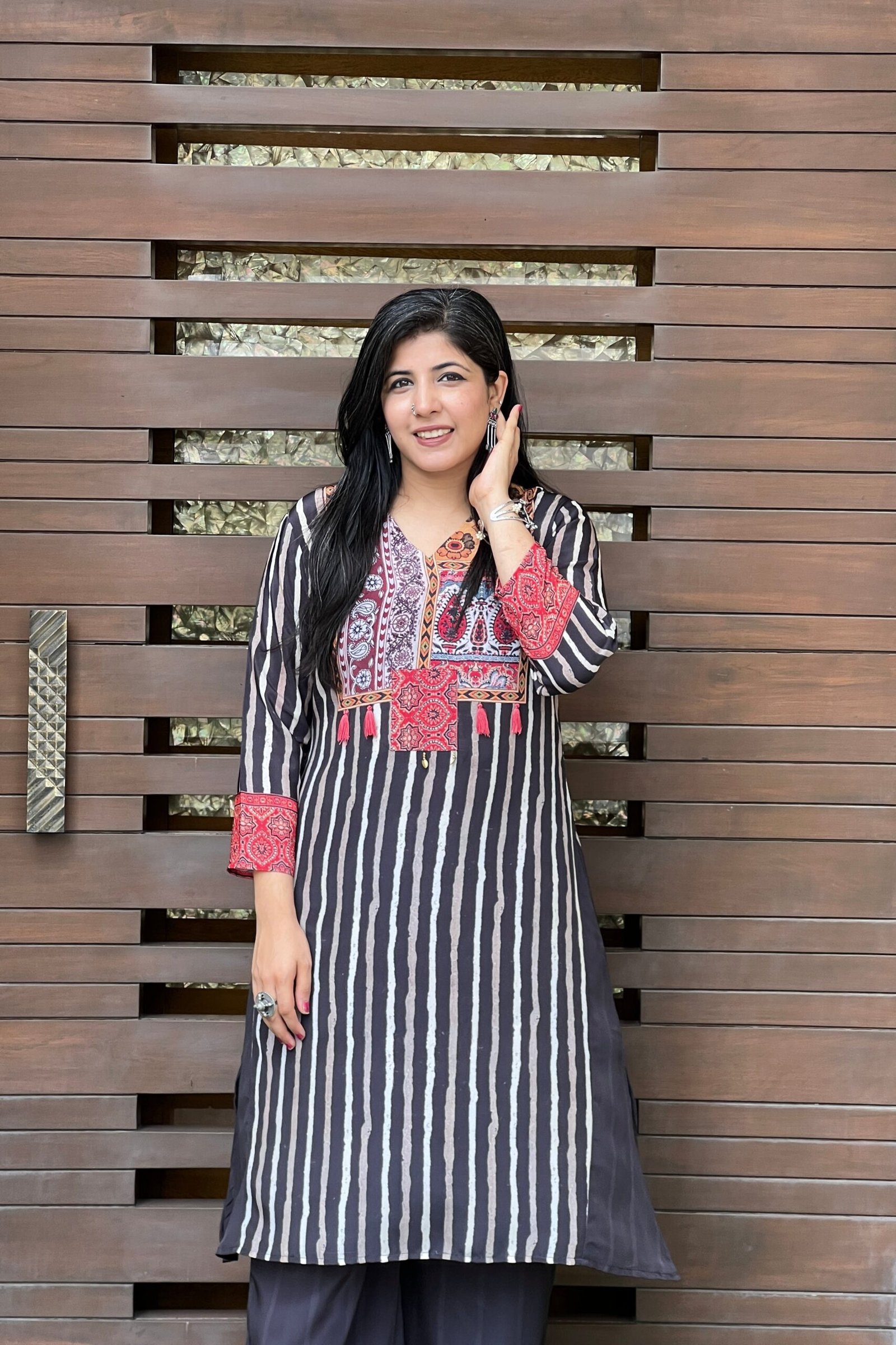 Elegant Black Shadow Kurta Ensemble - Image 5
