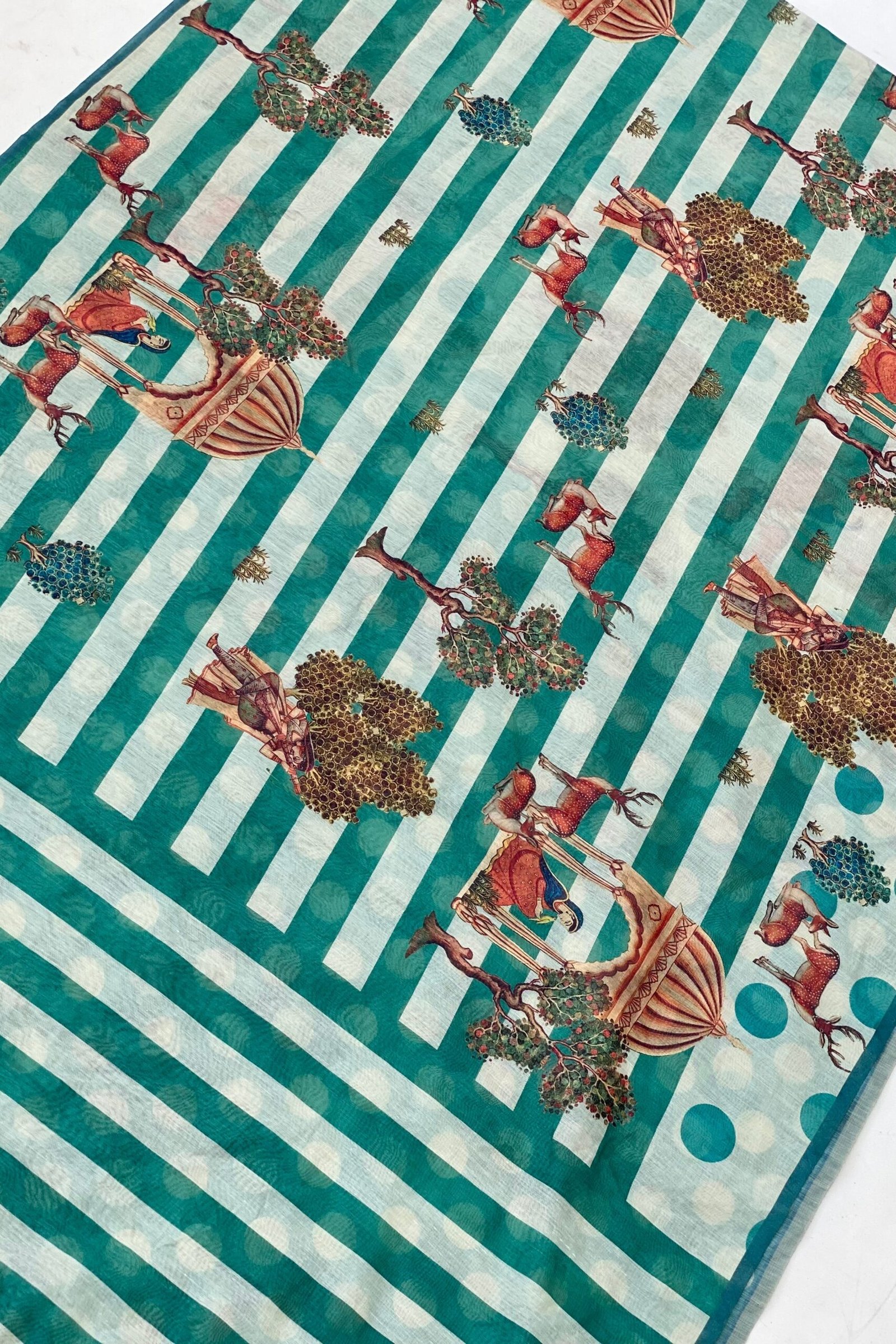 Stylish Jiya Polka-Stripe Fusion Saree - Image 5