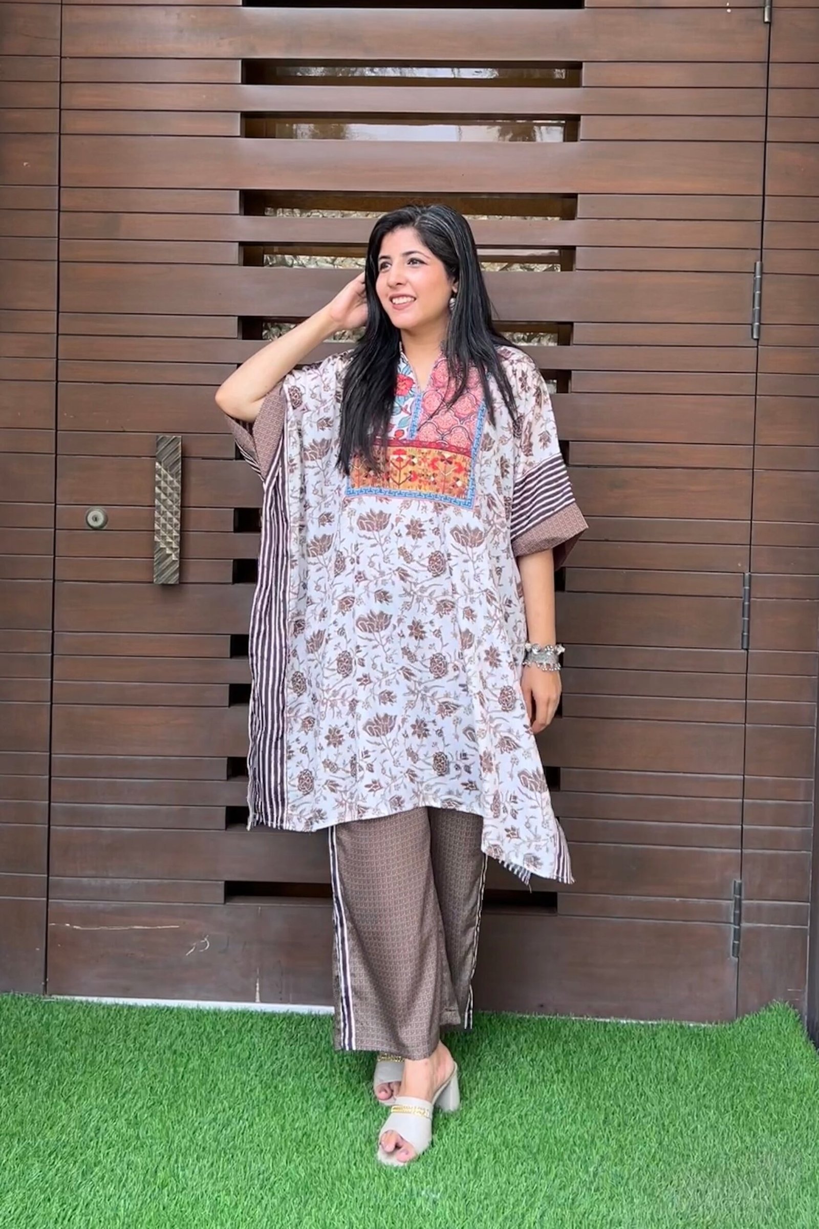 Radiant White Chic Kaftan Ensemble - Image 7