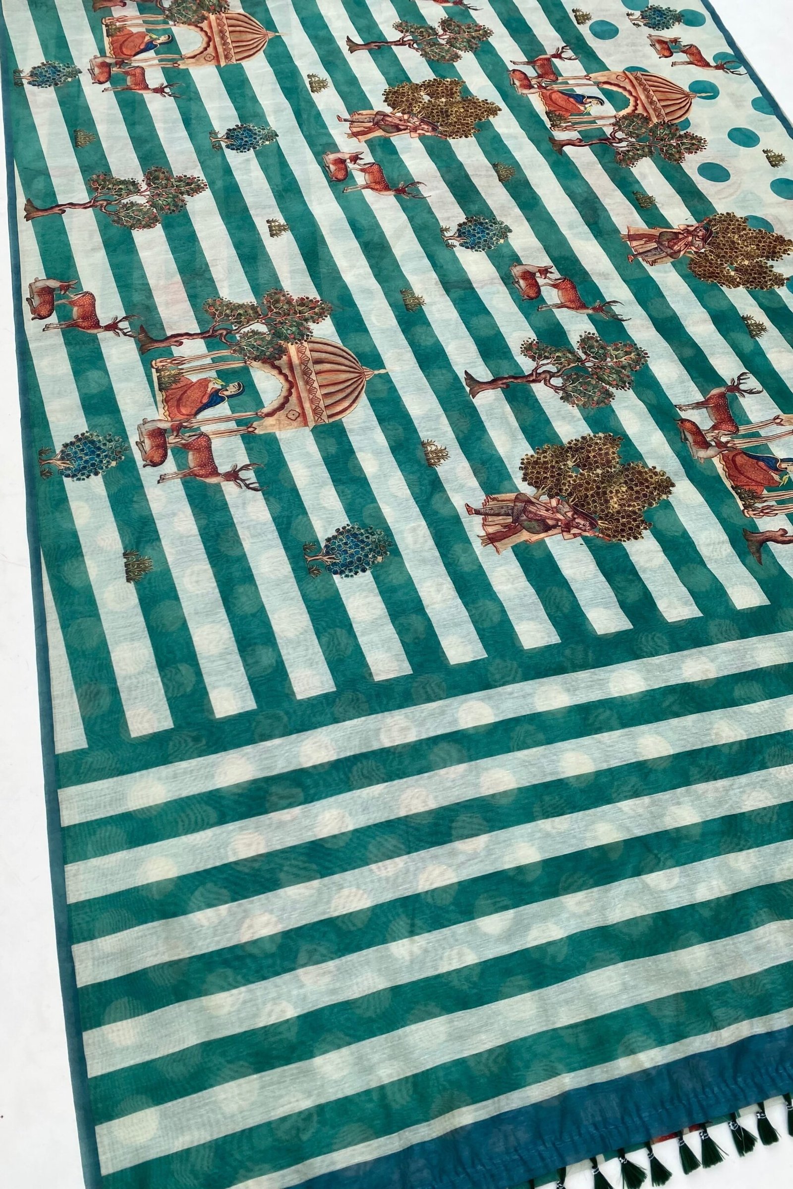 Stylish Jiya Polka-Stripe Fusion Saree - Image 2