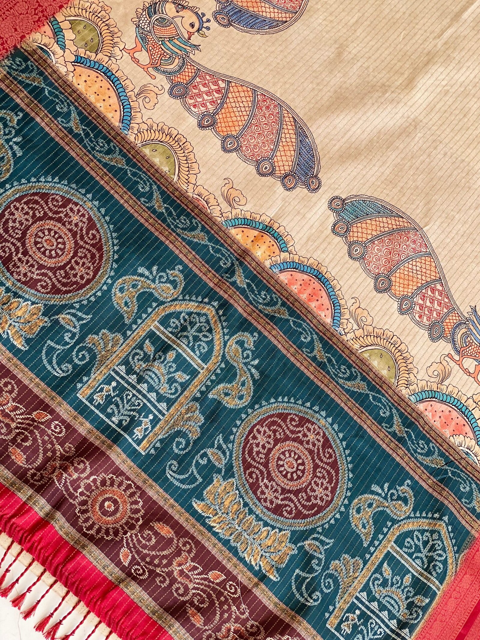 Elegant Pehchan Peacock Saree – Embrace Timeless Grace - Image 4