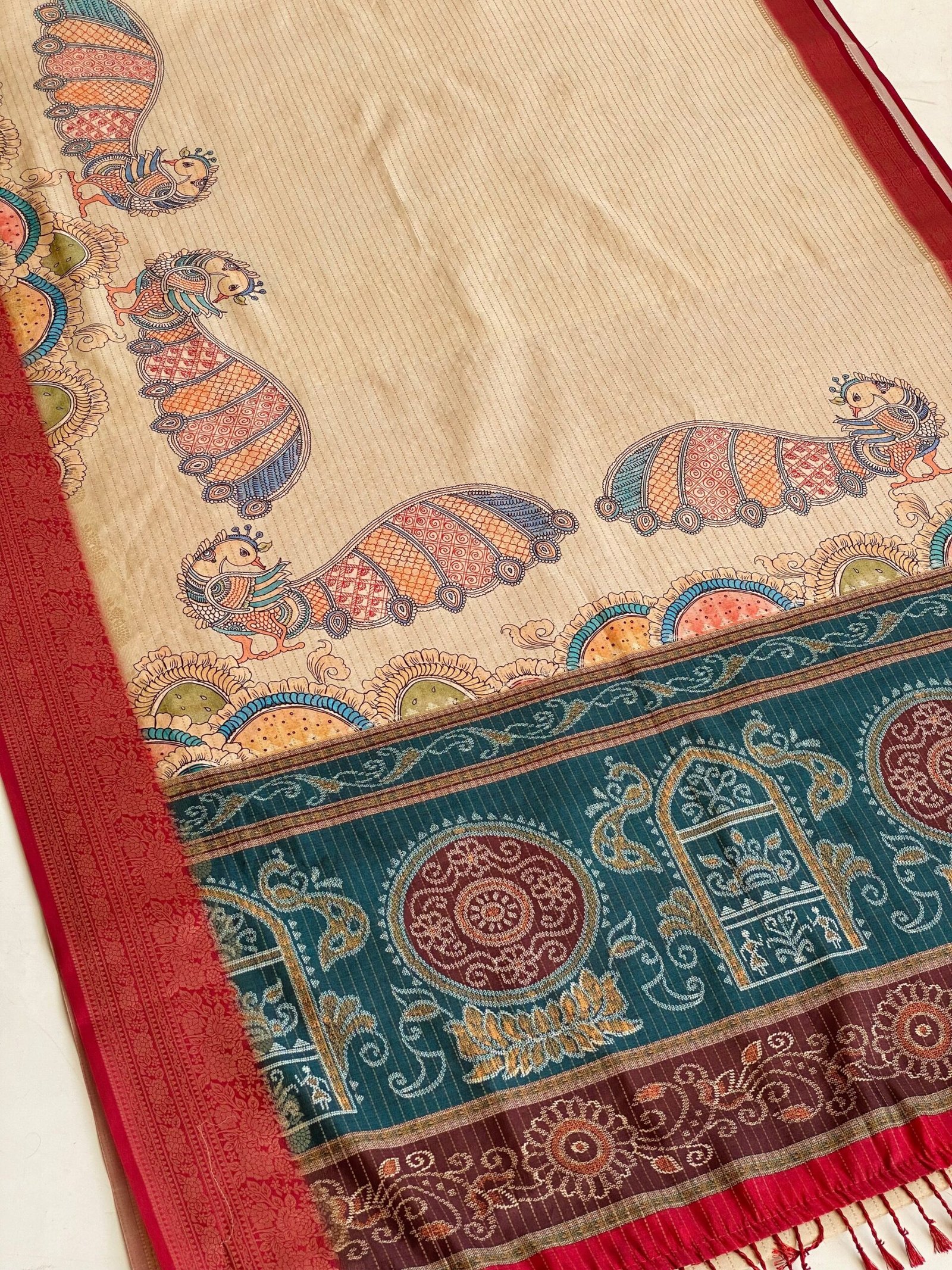 Elegant Pehchan Peacock Saree – Embrace Timeless Grace - Image 2