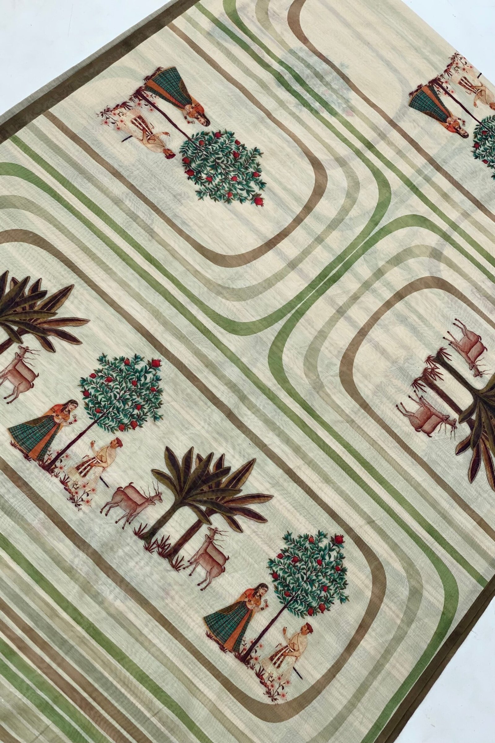 Elegantly Crafted Vasudha Vaatika Saree - Image 5